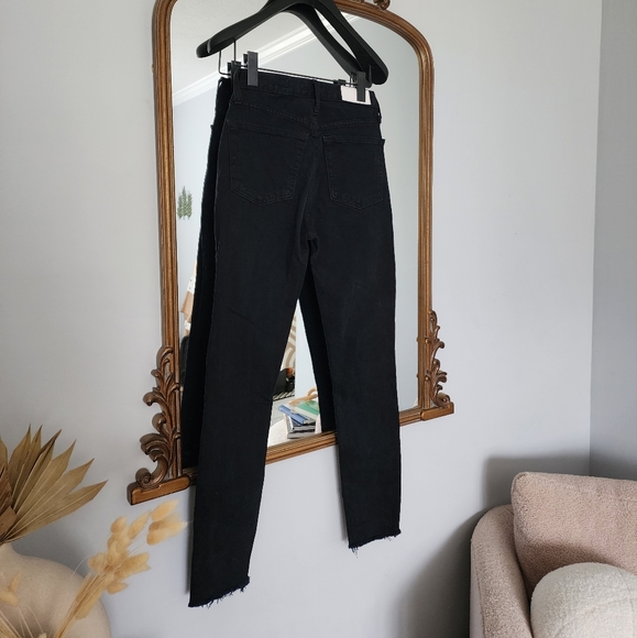 Re/Done Comfort Stretch High Rise Ankle Crop Jeans in Black - Picture 6 of 7
